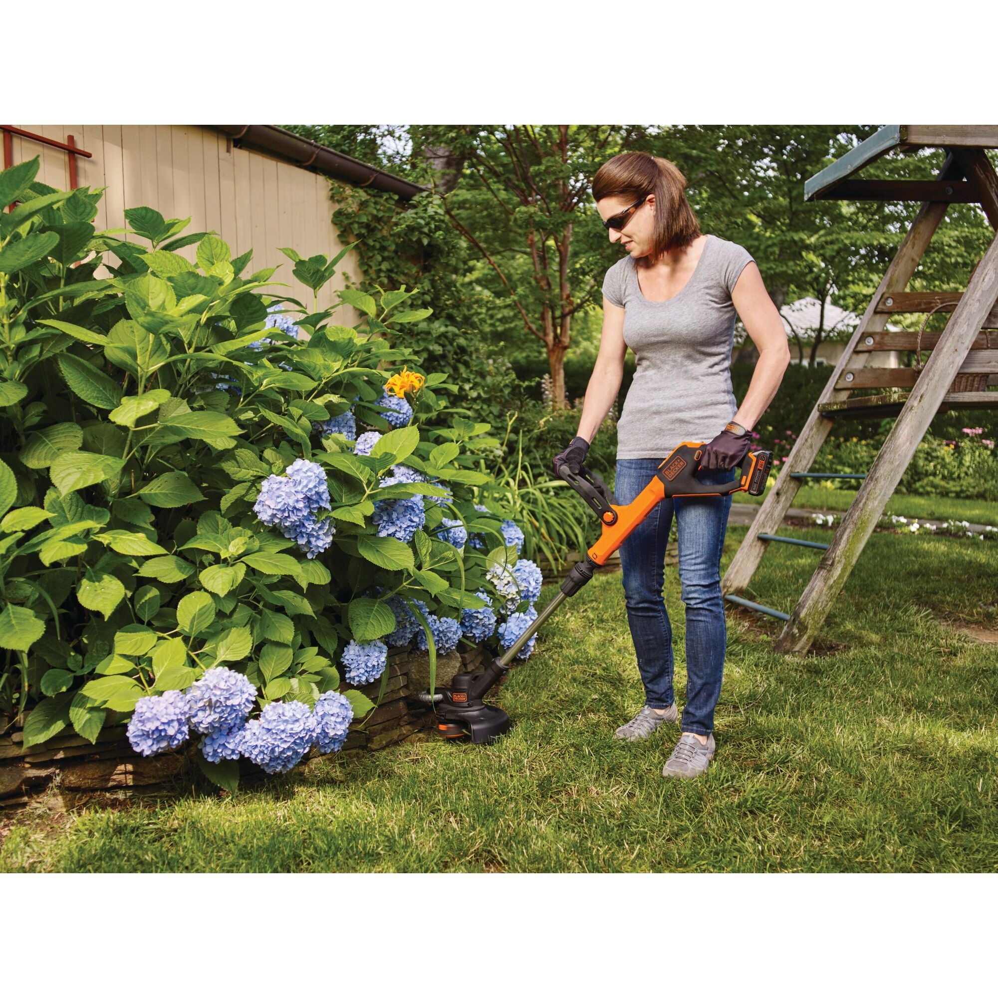 black-decker-20v-max-easyfeed-cordless-12-inch-string-trimmer-edger-with-2-batte image 2