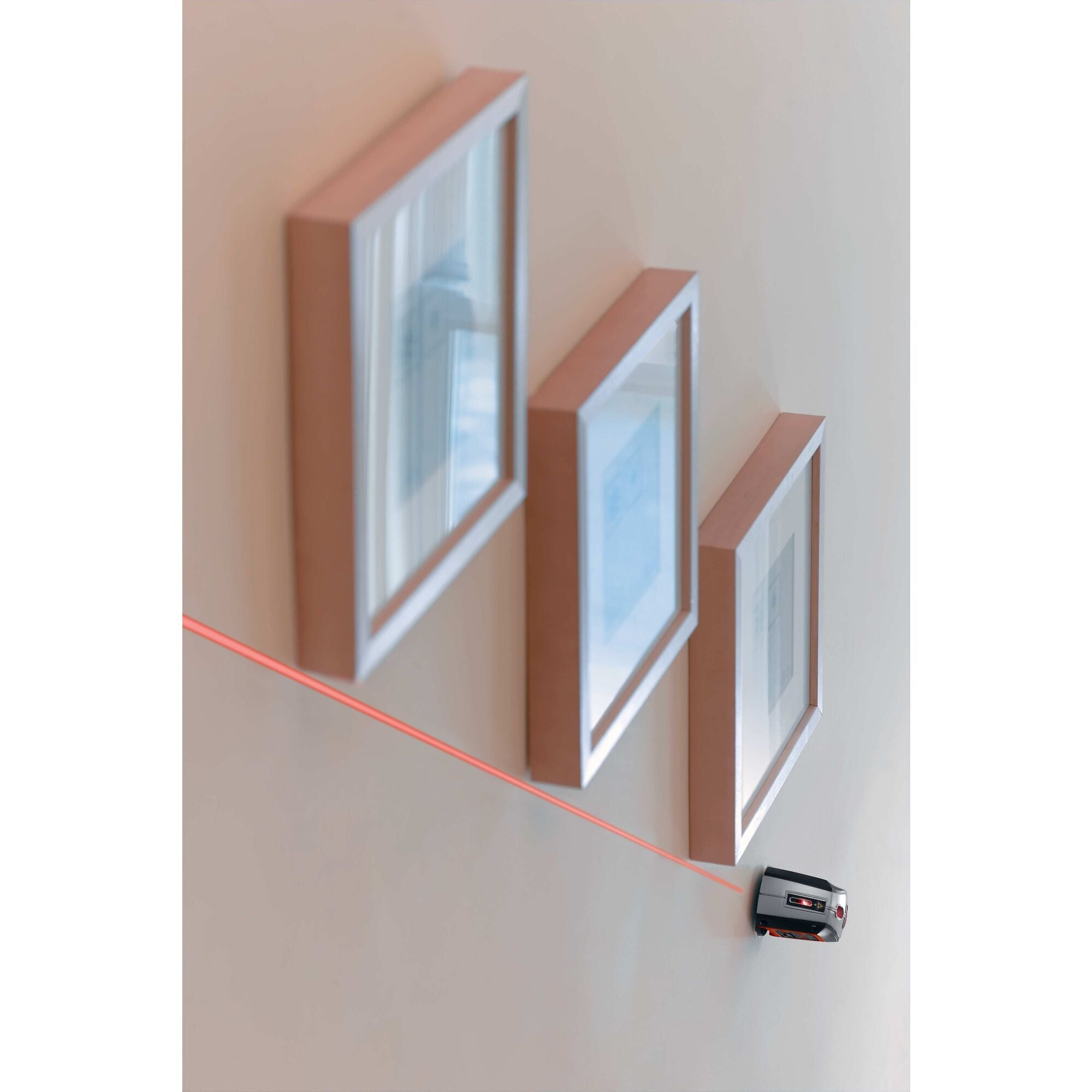 black-decker-laser-level-with-360-degree-rotating-wall-attachment image 3