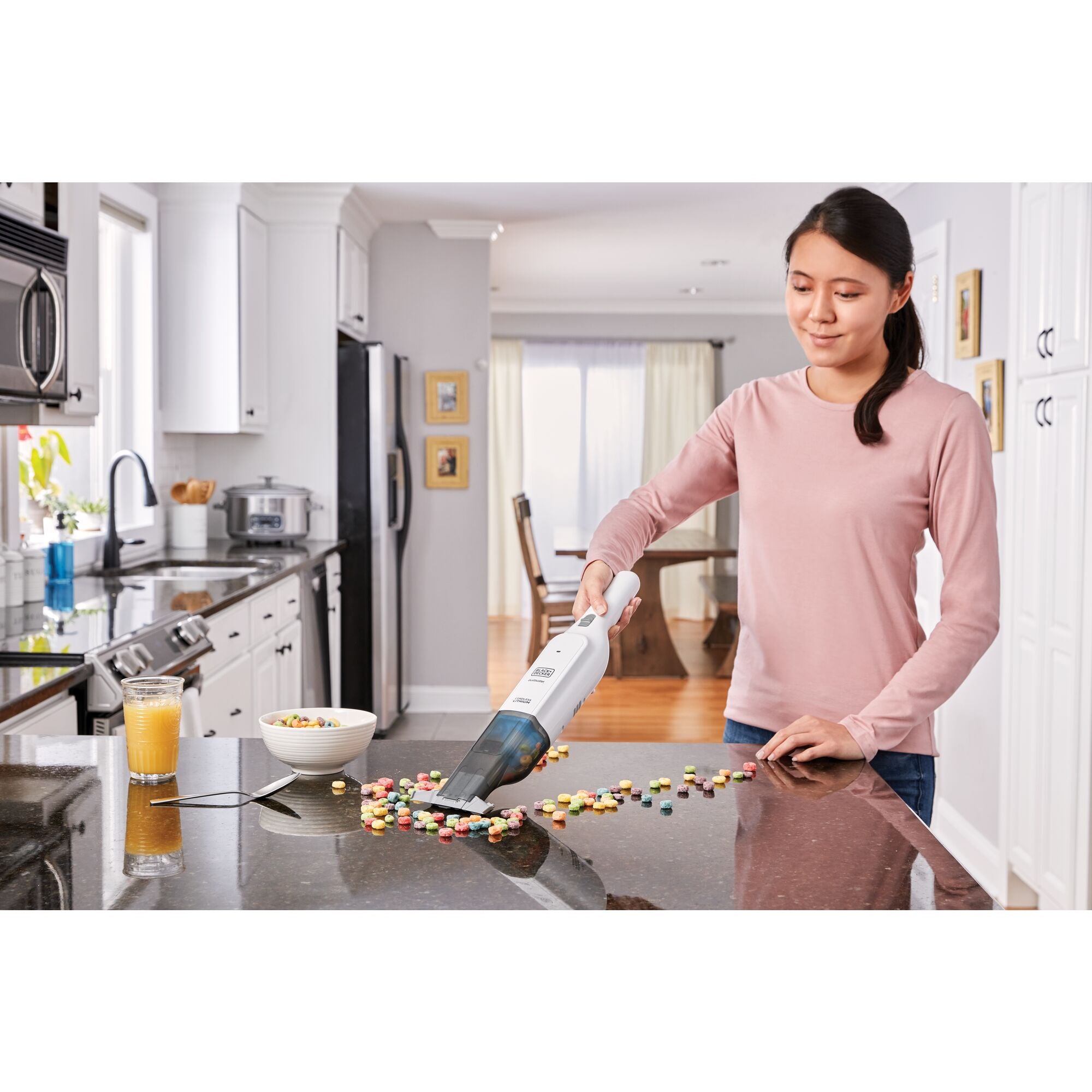 black-decker-12v-max-dustbuster-advancedclean-cordless-handheld-vacuum image 2