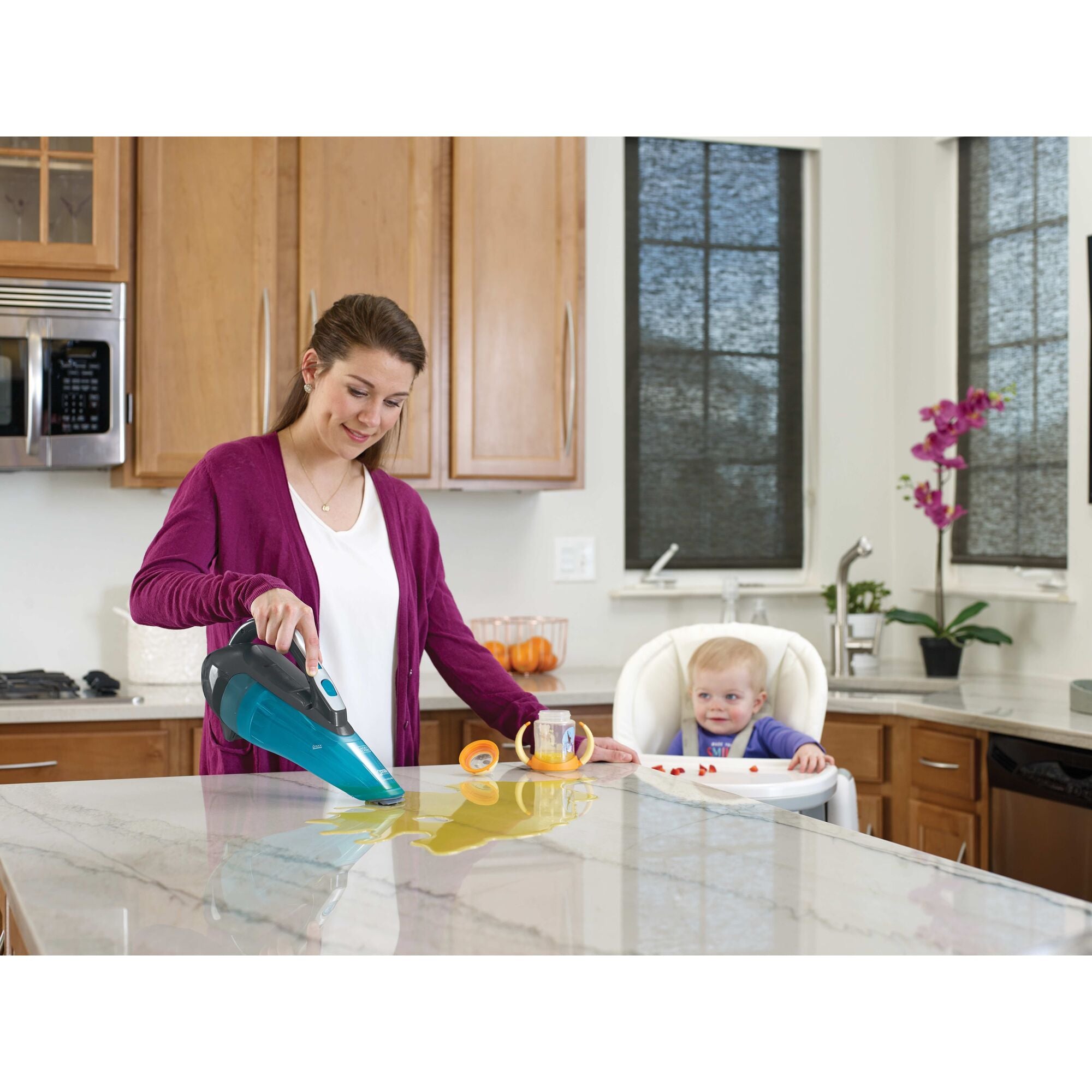 black-decker-dustbuster-advancedclean-cordless-wet-dry-handheld-vacuum image 2