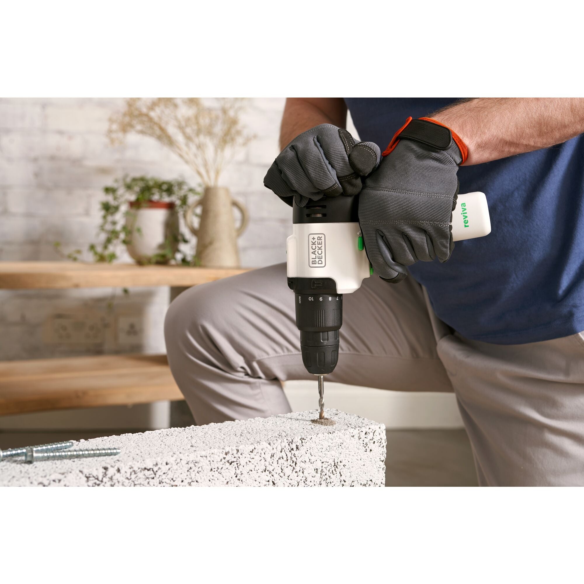 black-decker-reviva-12v-max-cordless-hammer-drill image 2