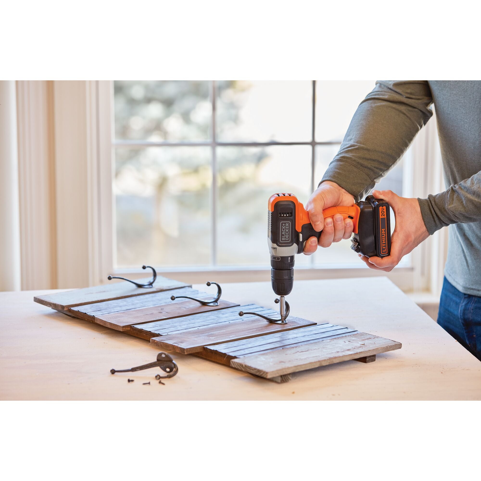 black-decker-20v-max-powerconnect-cordless-drill-and-impact-driver-combo-kit-wit image 2