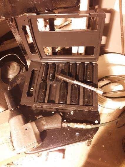 Decent sockets, but the case is flimsy