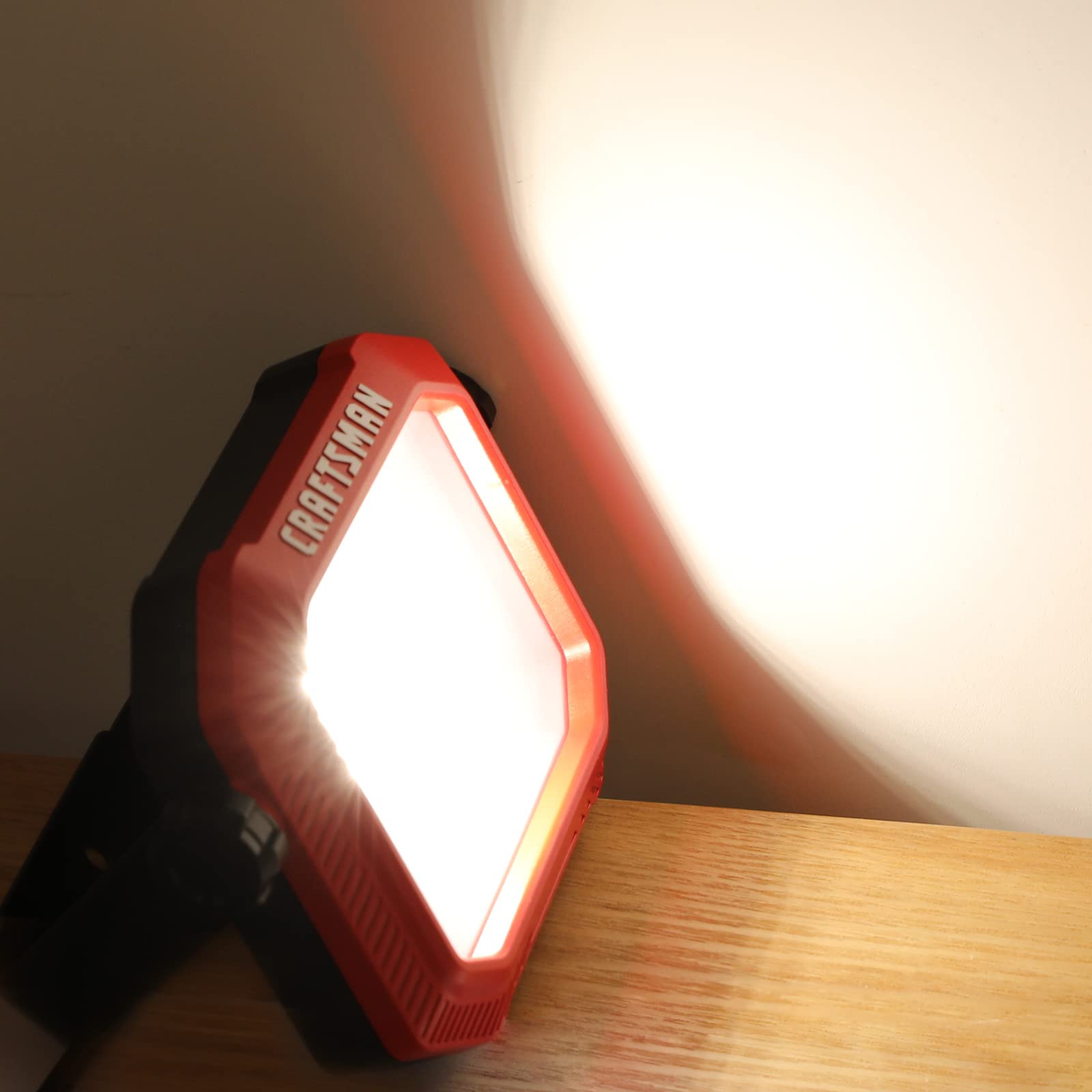 craftsman-1100-lumens-4000k-led-tiltable-portable-work-light-with-2-in-1-adjusta image 6