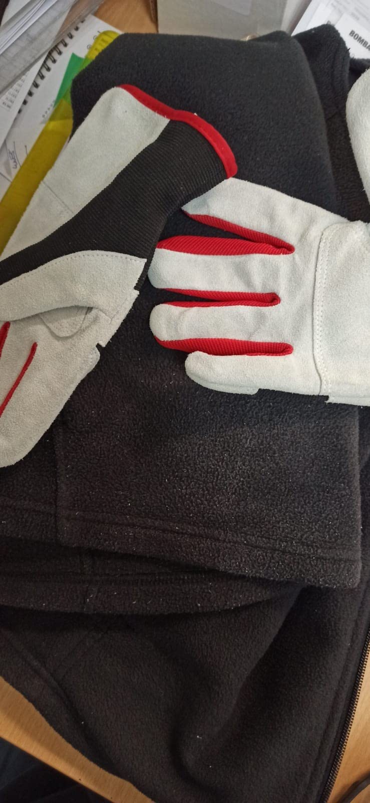 Strong gloves