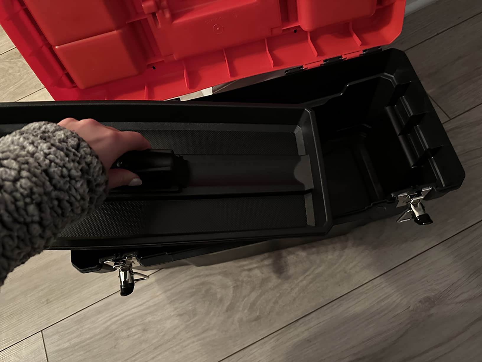 Works well, but handle is a bit uncomfortable