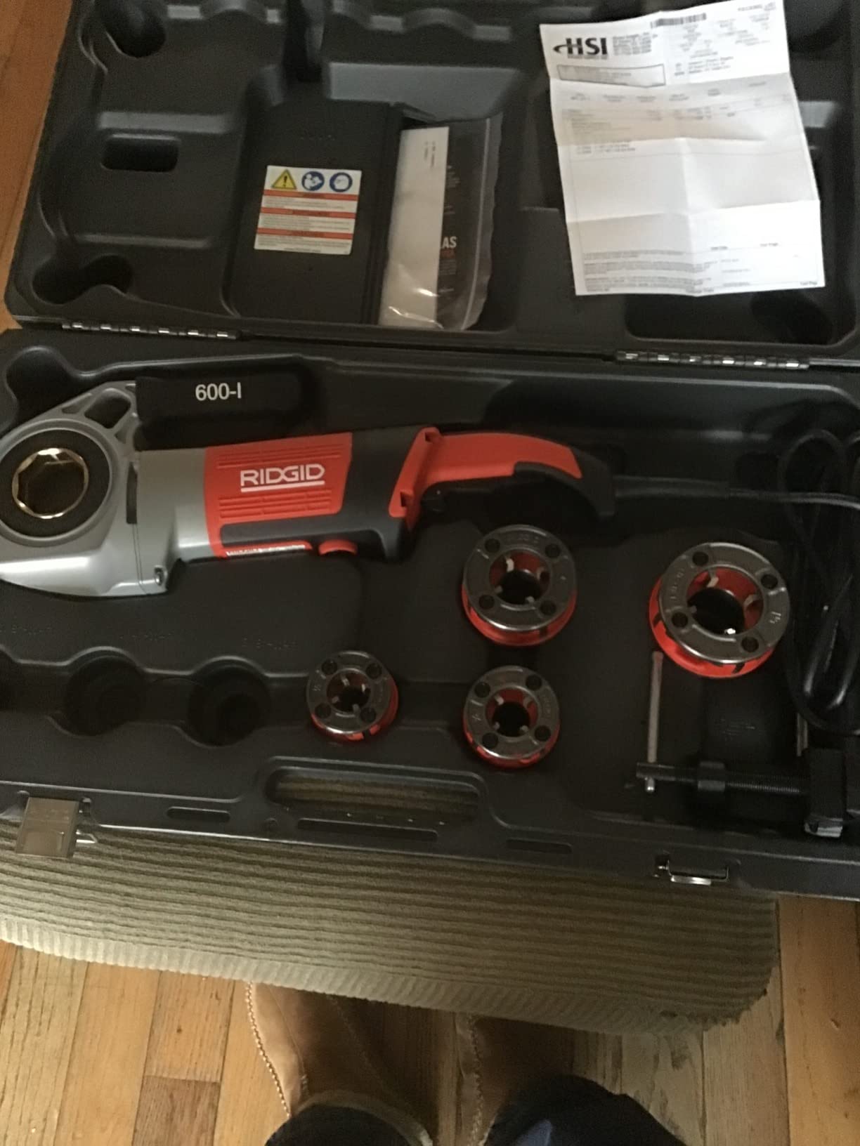 Makes threading a breeze