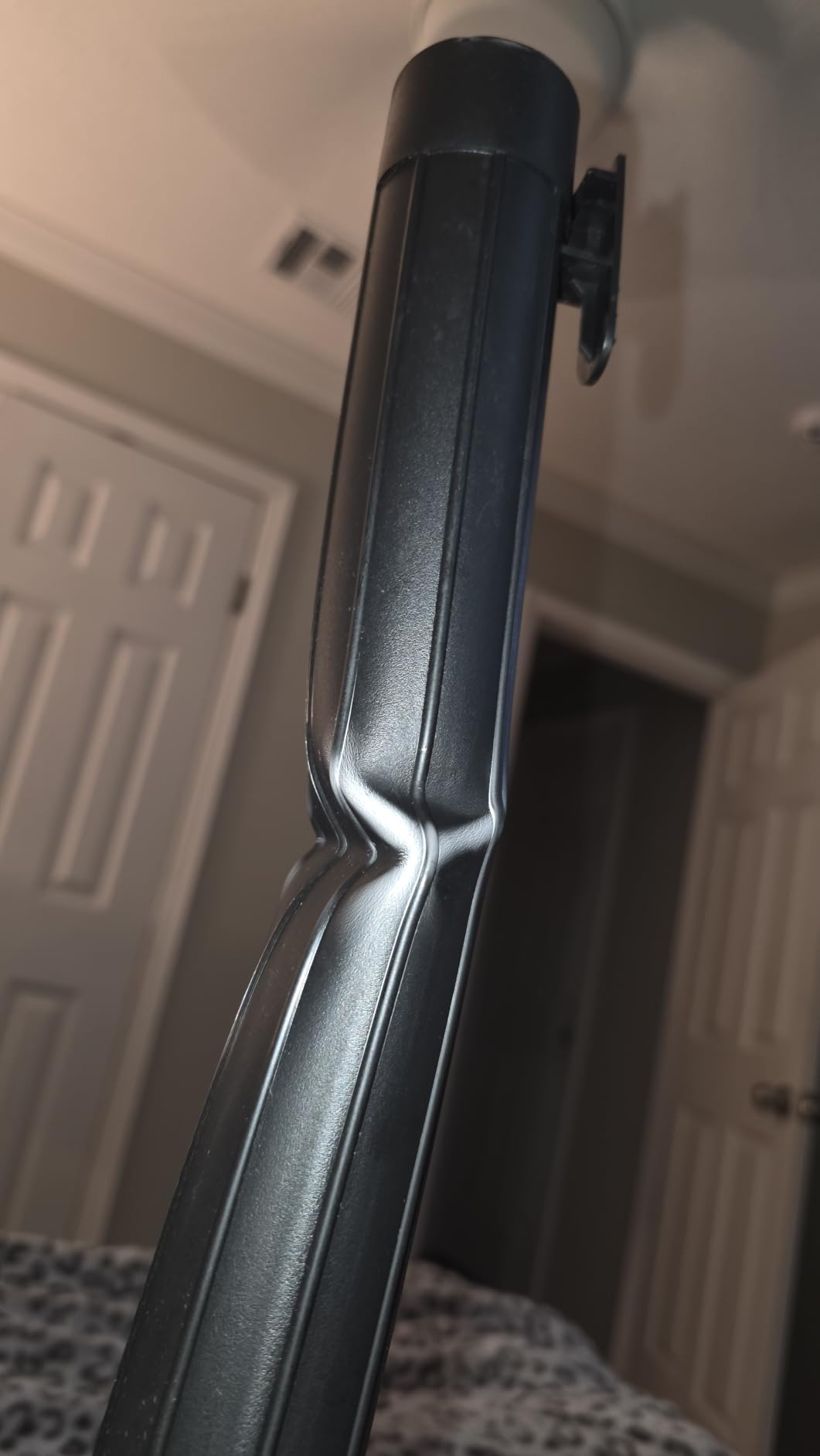 Strong suction, easy to empty