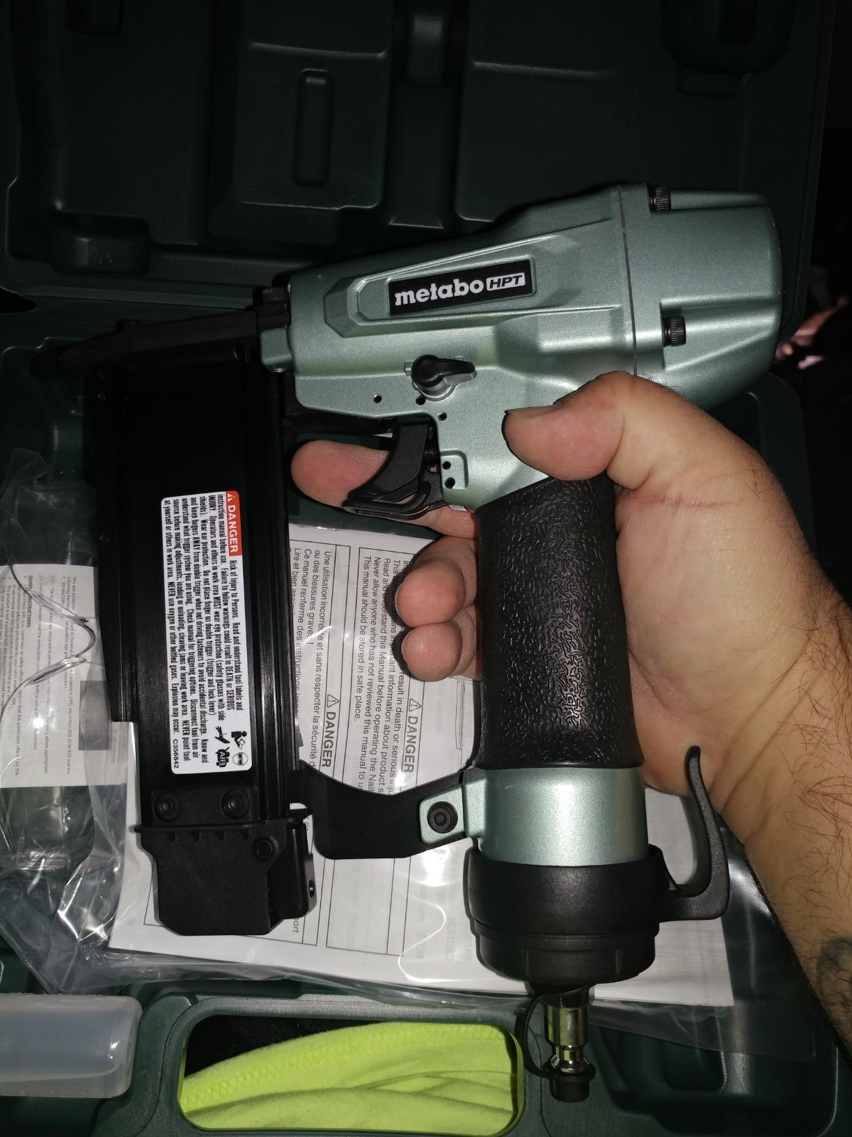 Great nailer, but the case is flimsy