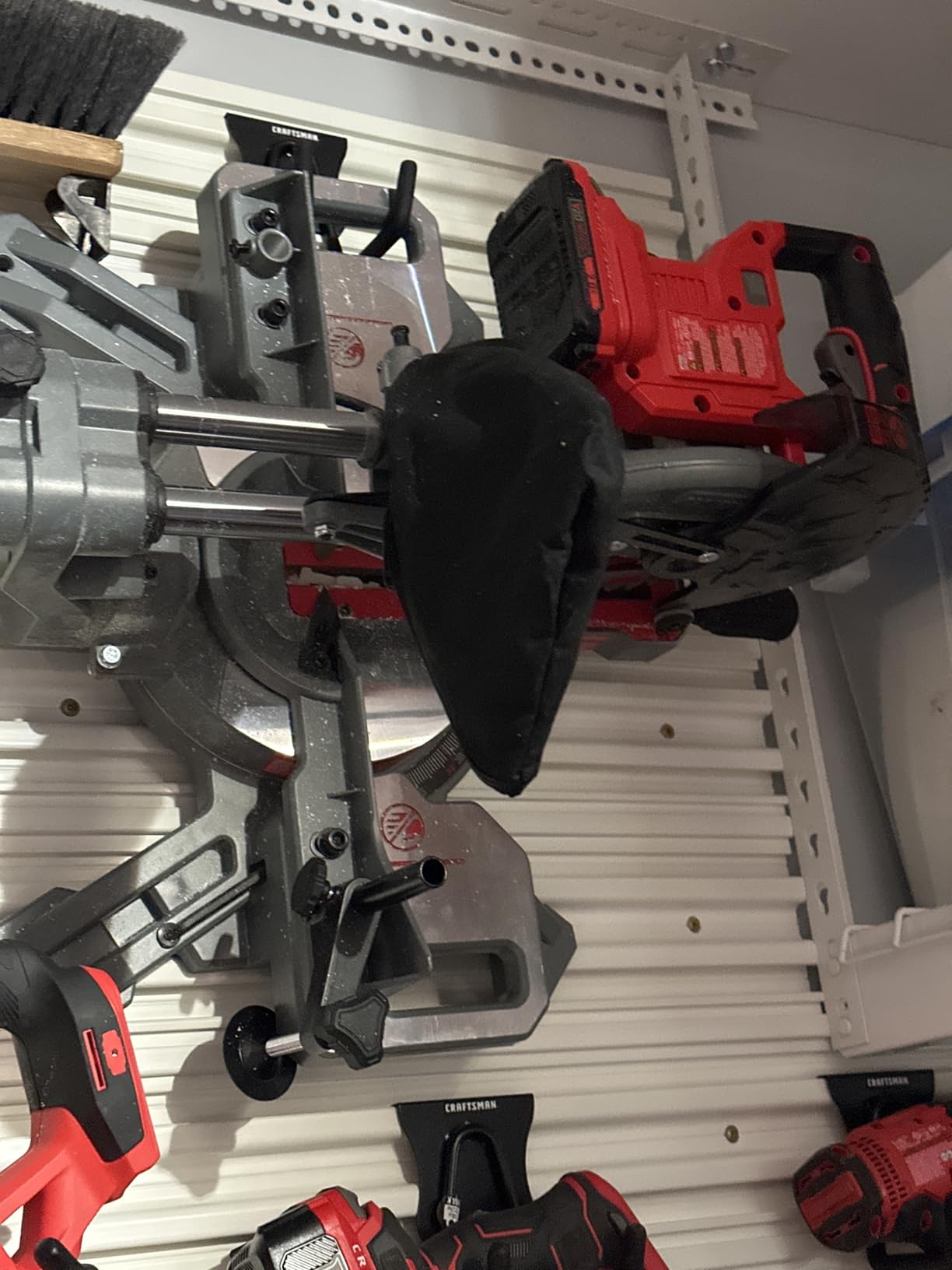 Nice saw, but dust collection is poor