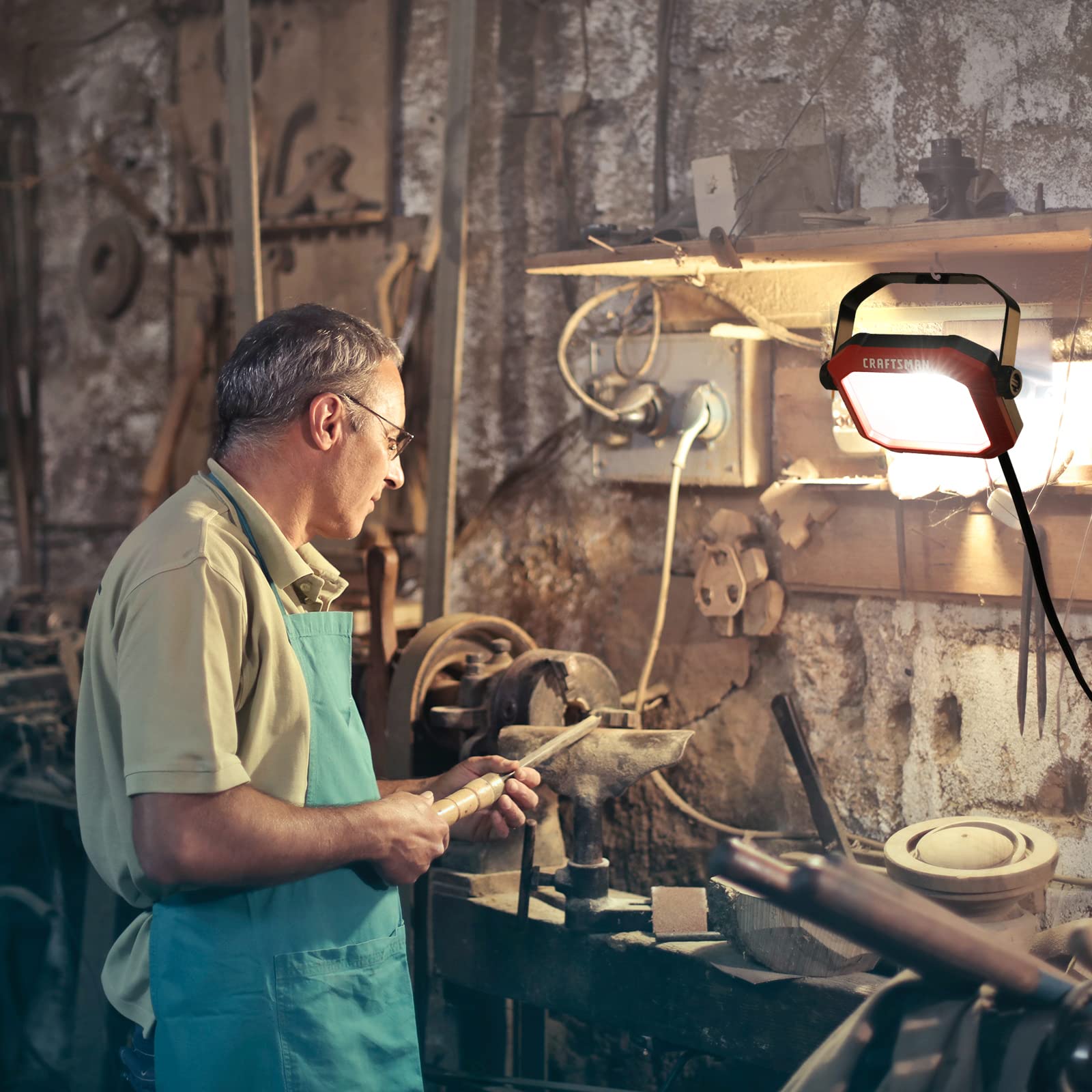 craftsman-1100-lumens-4000k-led-tiltable-portable-work-light-with-2-in-1-adjusta image 7