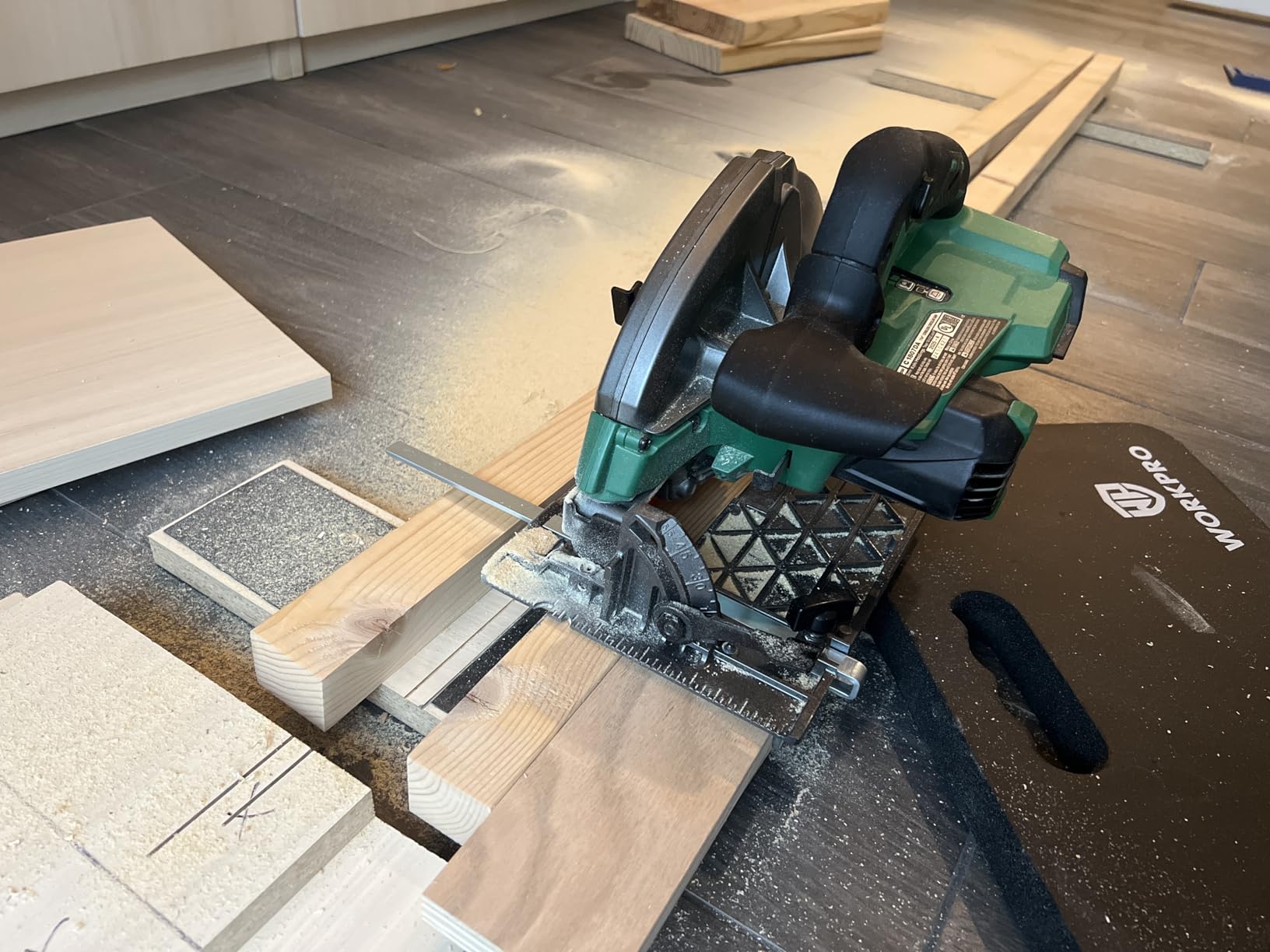 Good saw, bare tool only