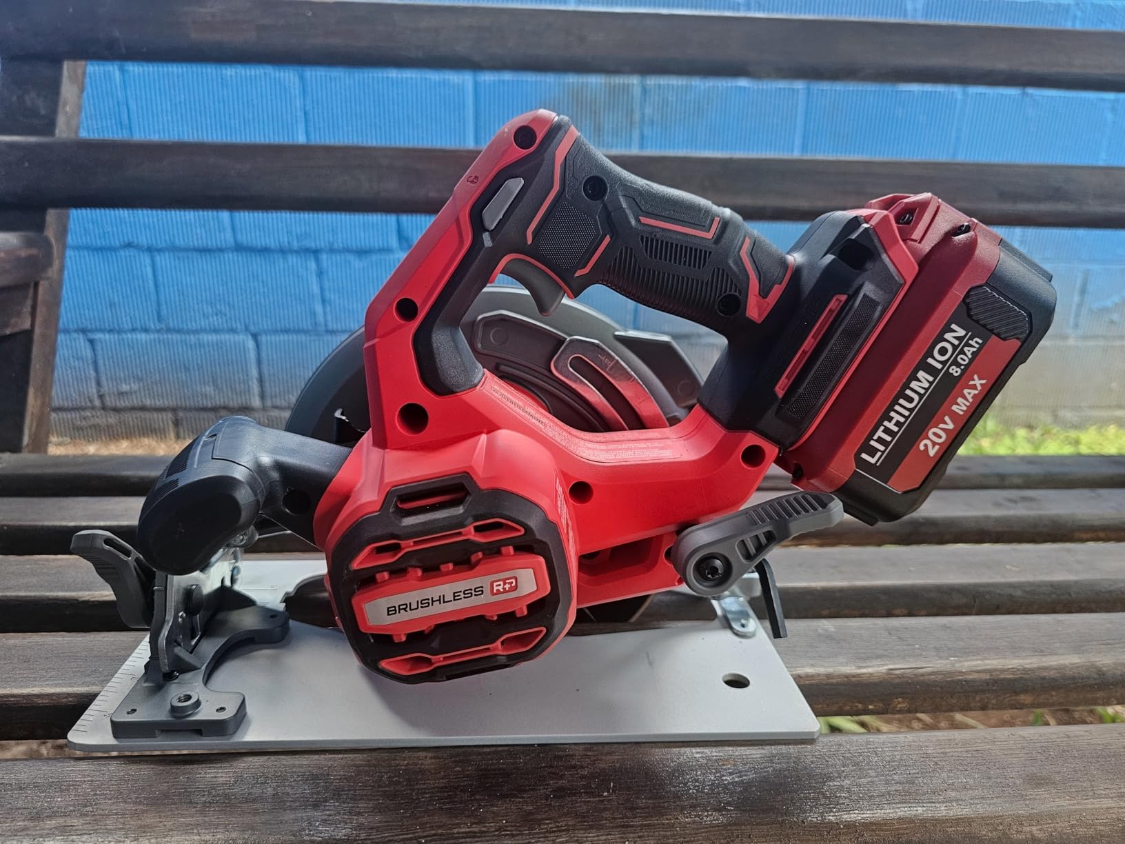 Good saw, but need batteries