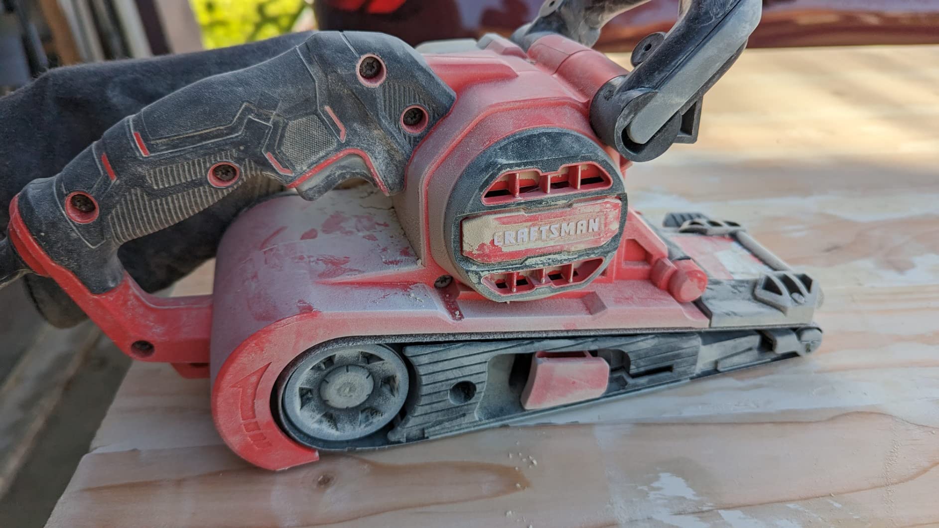 Solid sander