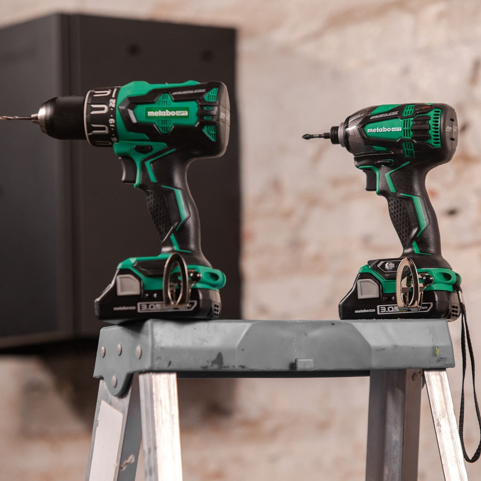 metabo-hpt-18v-multivolt-hammer-drill-and-triple-hammer-impact-driver-combo-kit- image 4