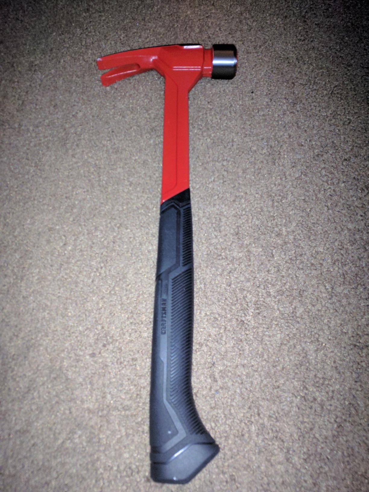 Framing hammer that gets the job done