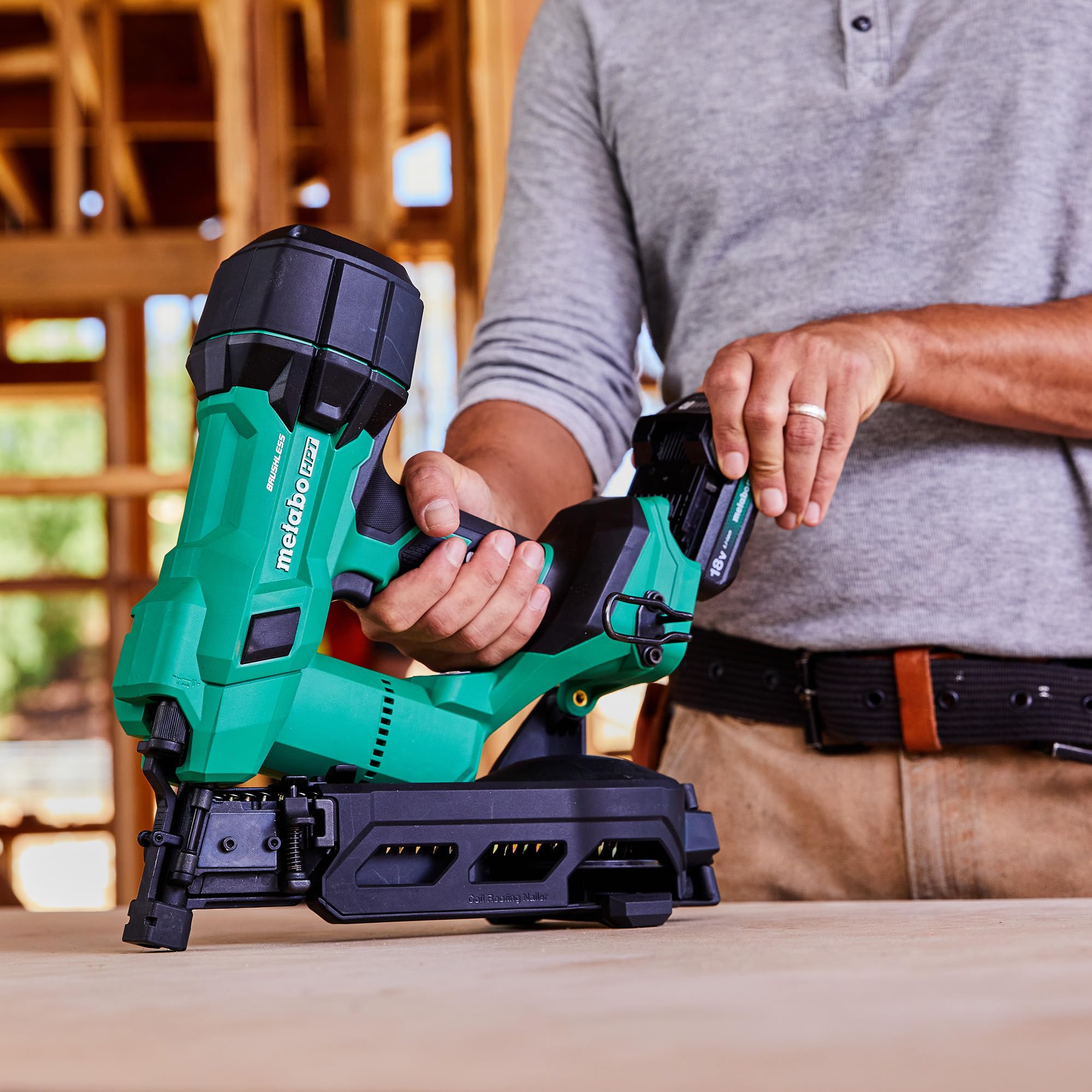 metabo-hpt-nv1845da-18v-multivolt-cordless-coil-roofing-nailer-kit-380083m-batte image 2