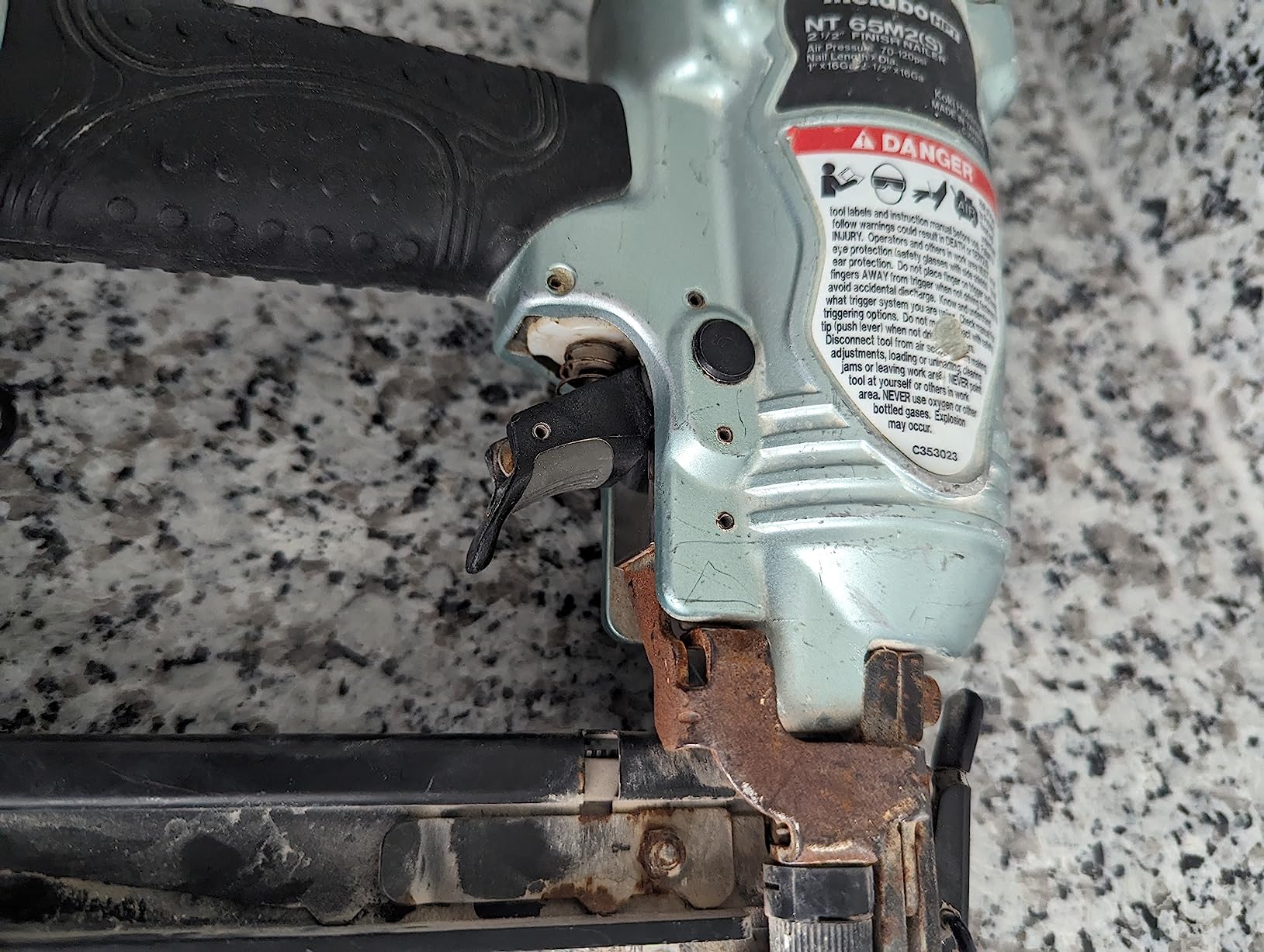Good nailer, but magazine could be better