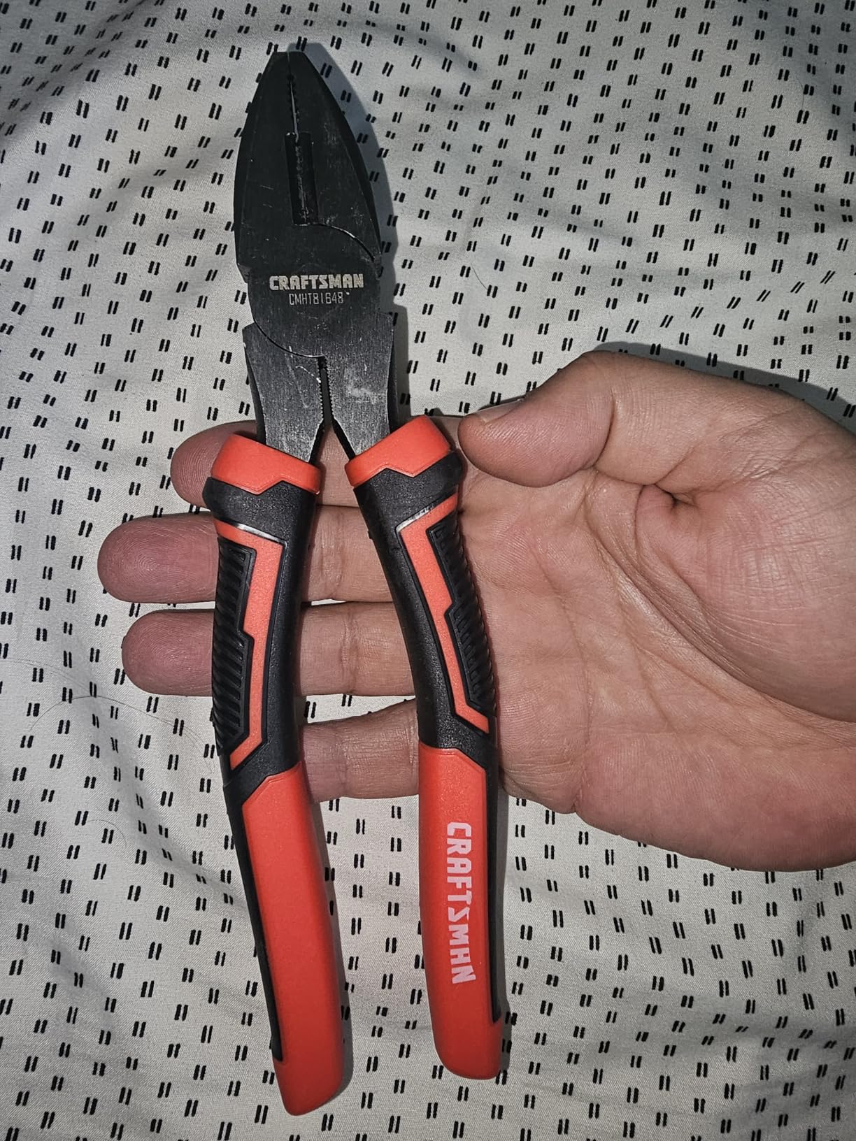 Solid pliers