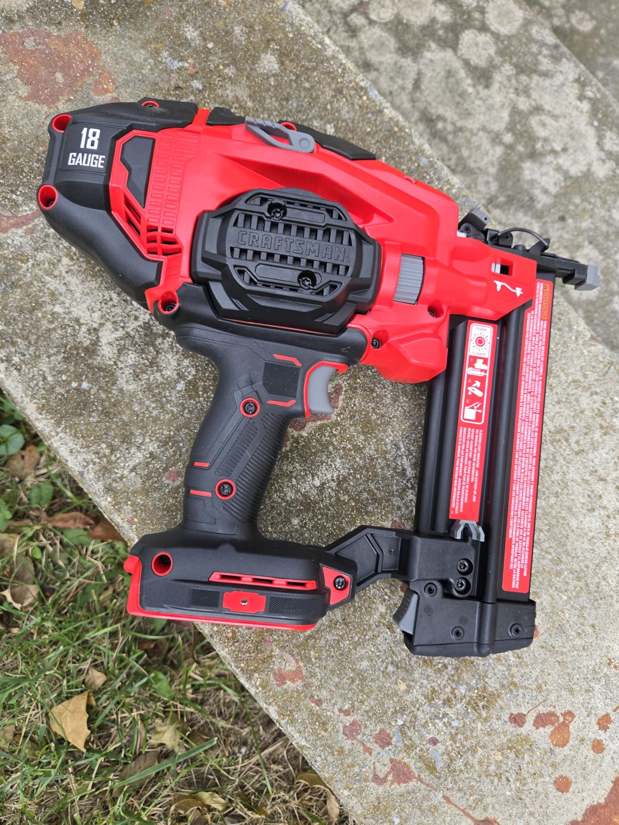 Good nailer, but battery not included