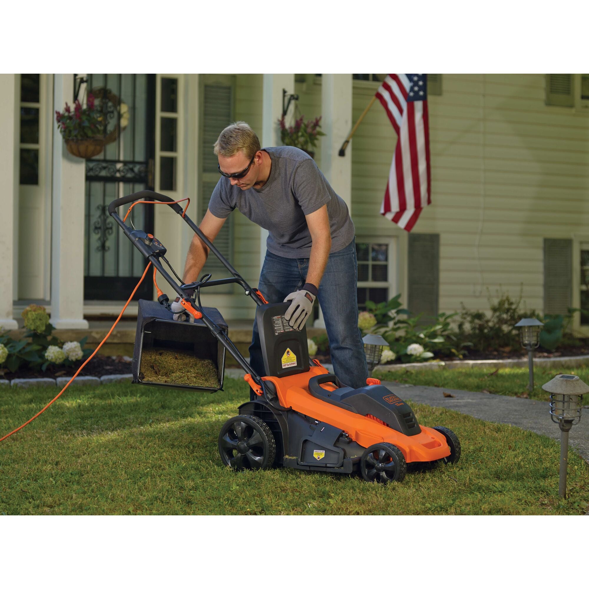 black-decker-13-amp-20-inch-corded-electric-lawn-mower image 2