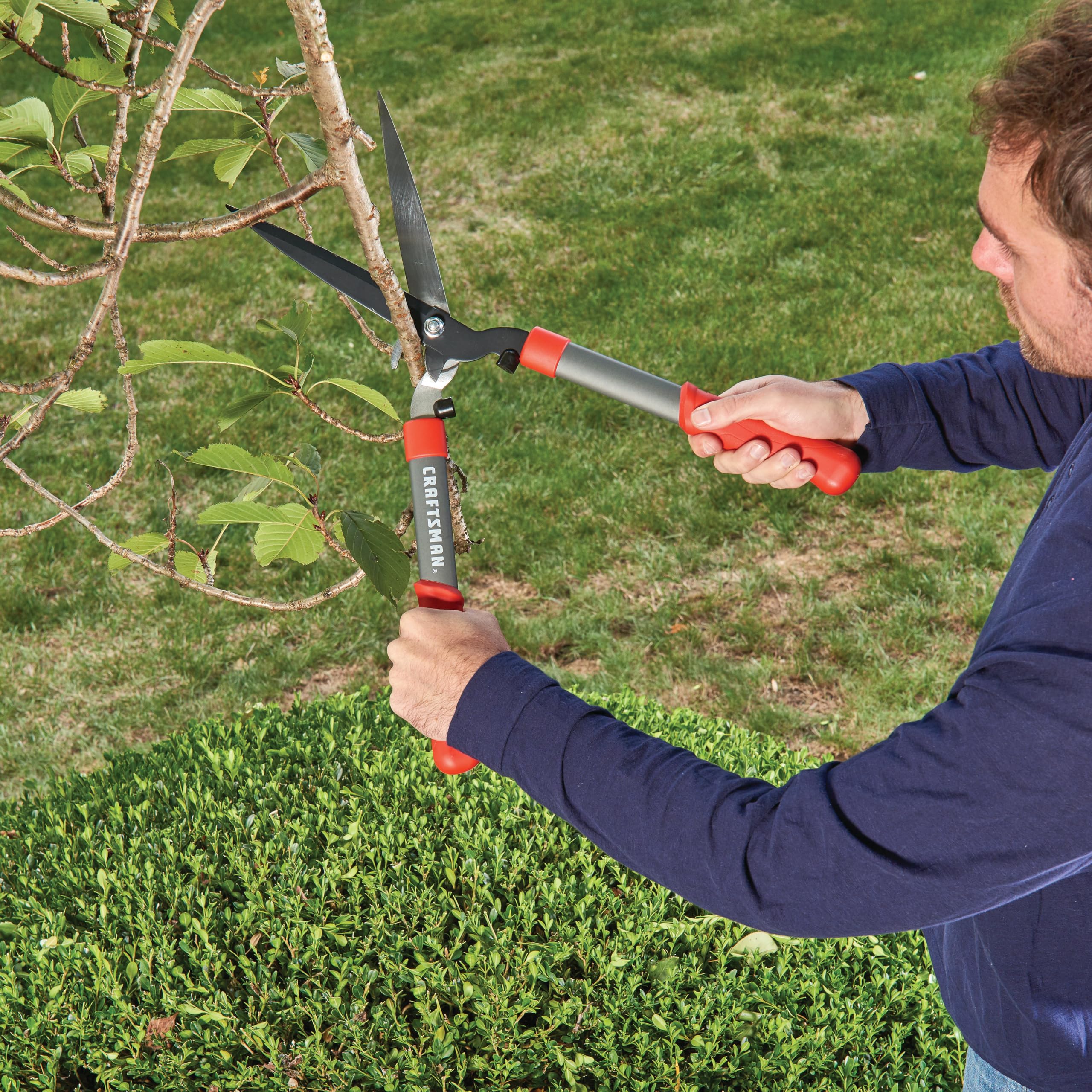 craftsman-9-in-manual-multi-purpose-hedge-shears-with-integrated-bypass-lopper image 3