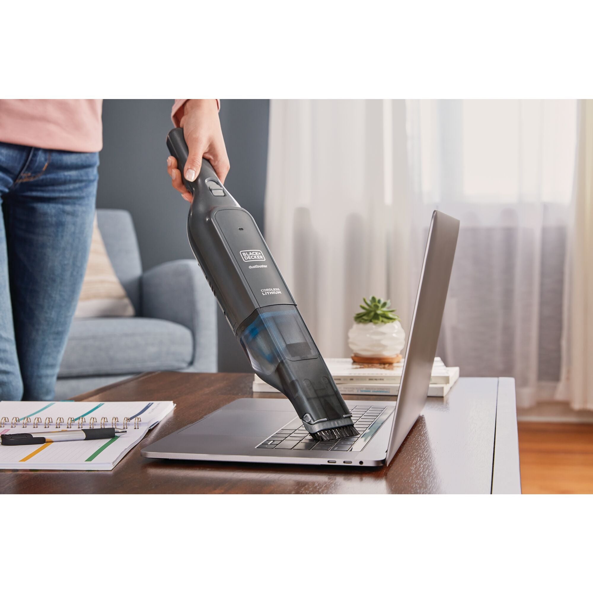 black-decker-12v-max-advancedclean-cordless-hand-vacuum-slim-dustbuster-series image 2