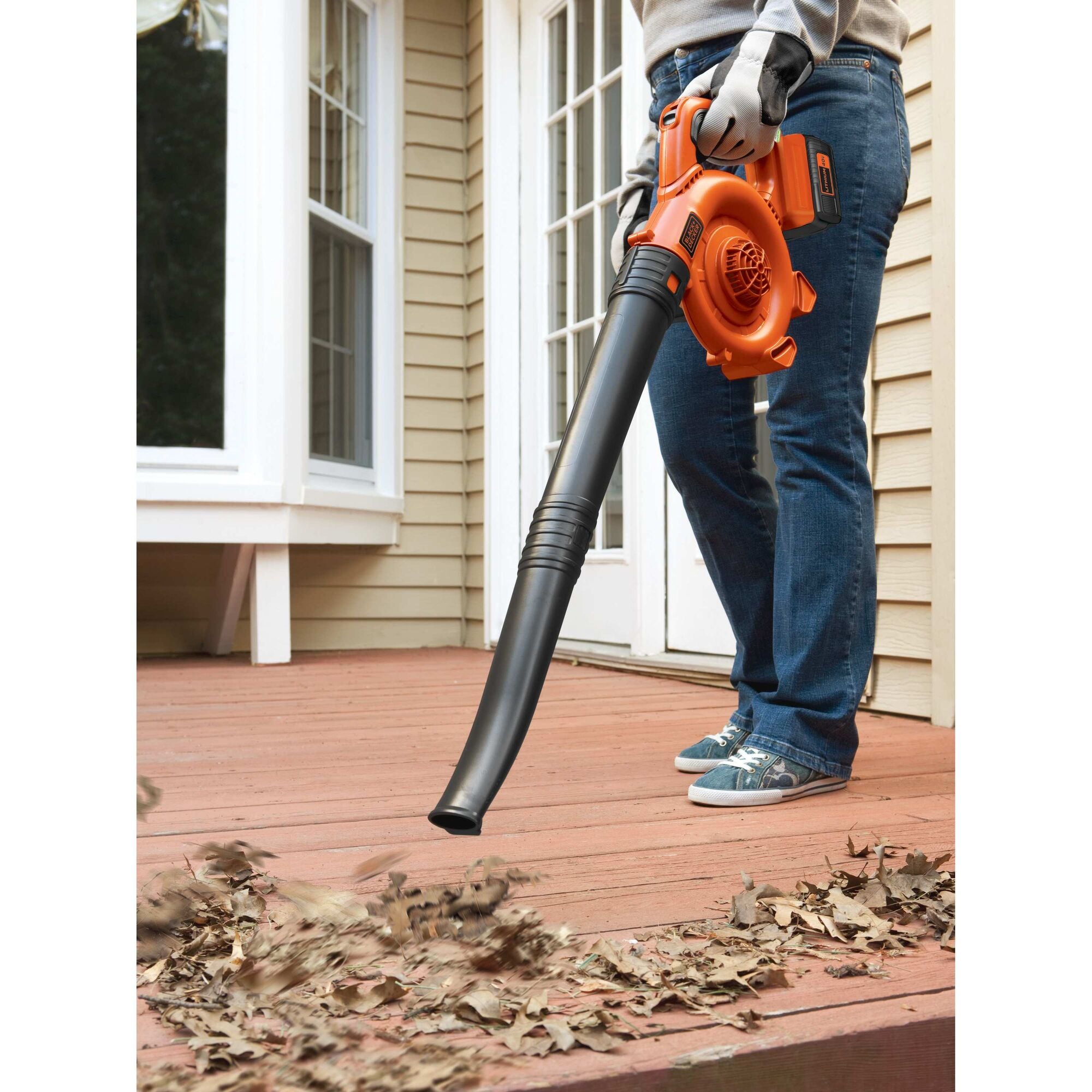 black-decker-40v-max-powercommand-cordless-leaf-blower-battery-charger-included image 2