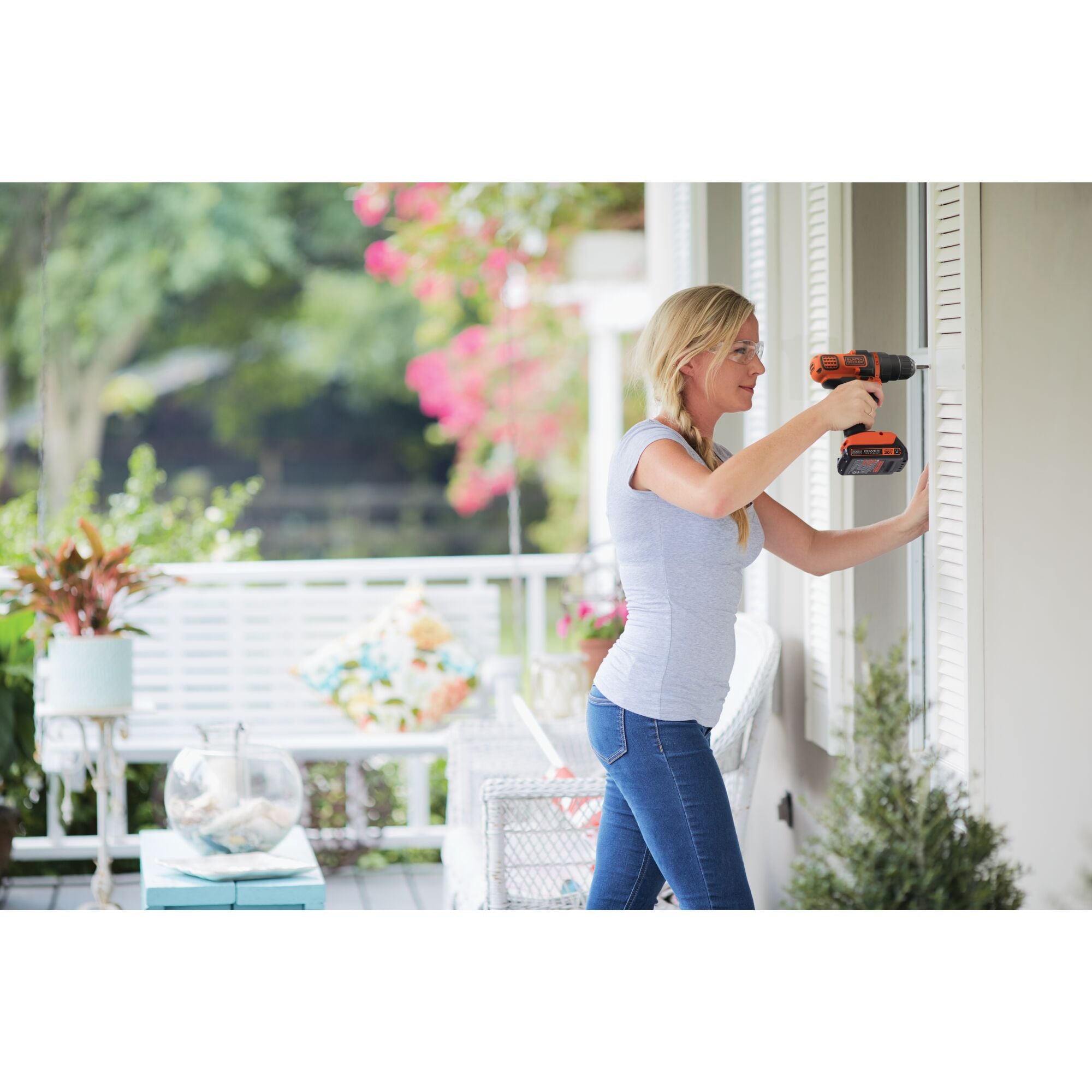 black-decker-20v-max-powerconnect-cordless-4-tool-combo-kit-drill-circular-saw-r image 2