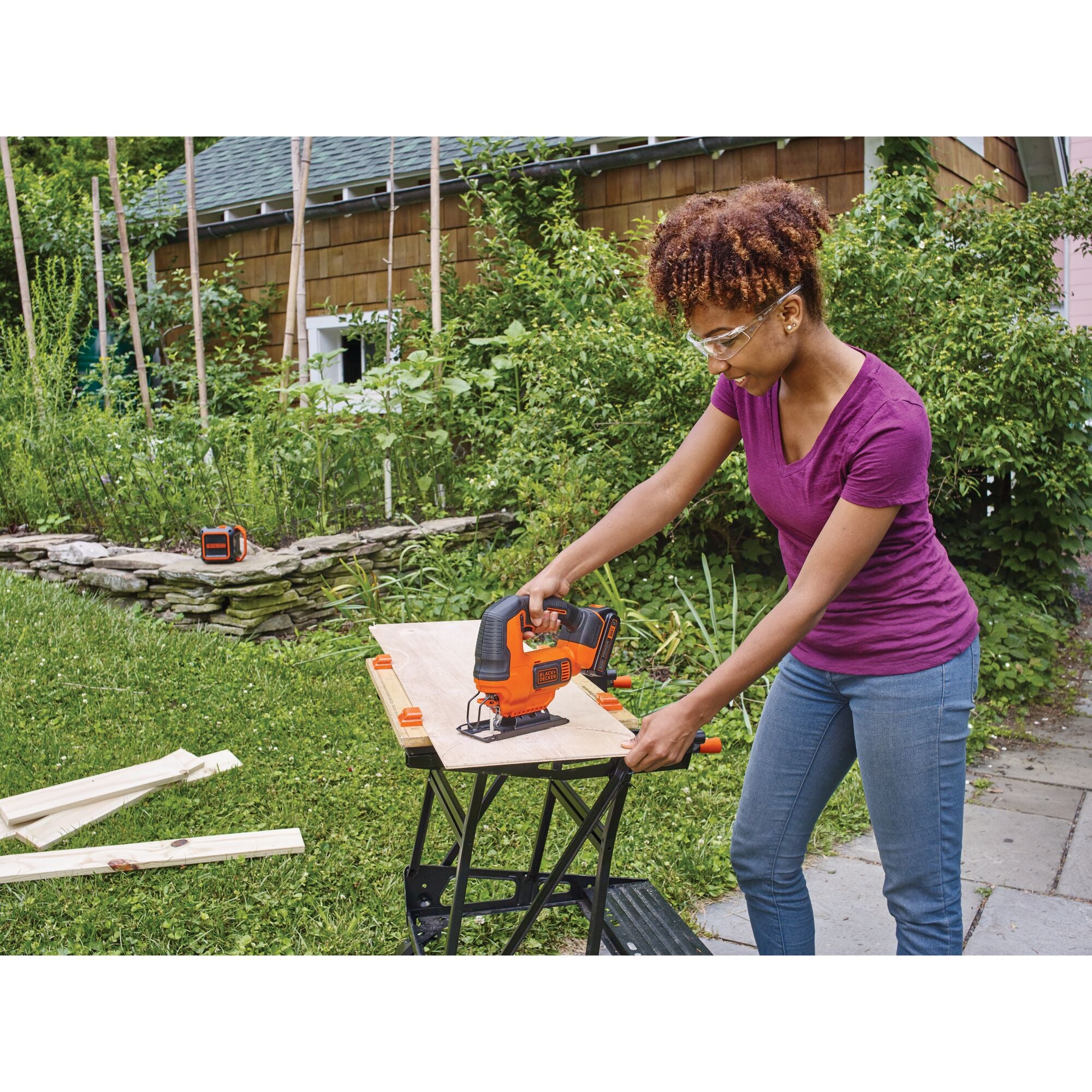 black-decker-20v-max-powerconnect-cordless-variable-speed-jigsaw-battery-charger image 2