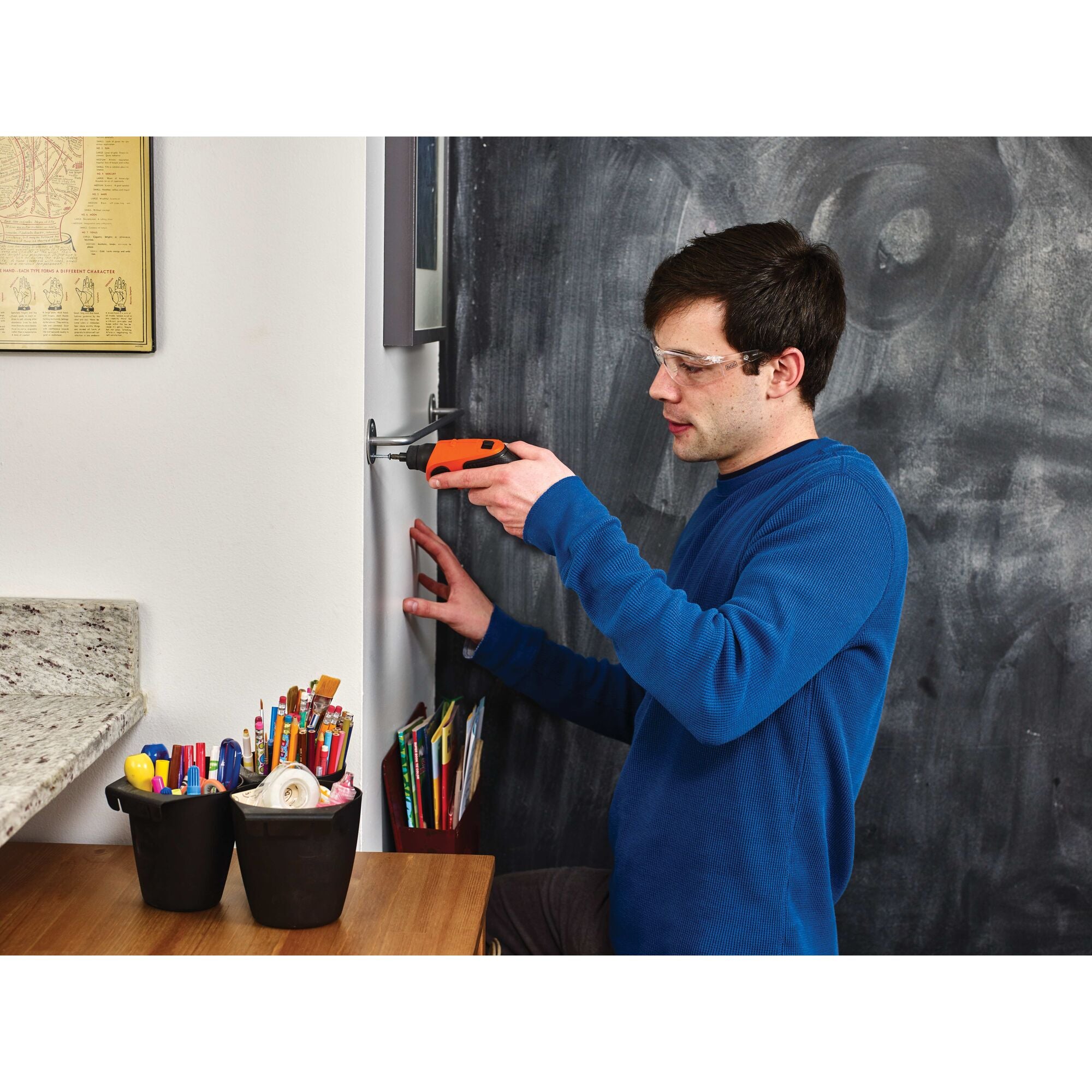 black-decker-4v-max-cordless-screwdriver image 3