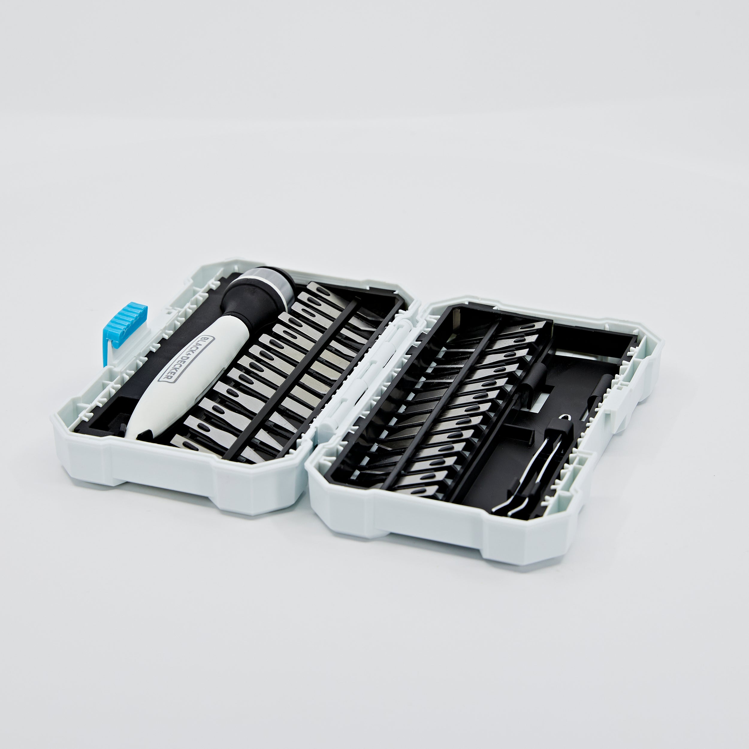 black-decker-craft-hobby-knife-kit-with-26-assorted-blades-and-cutting-mat image 5