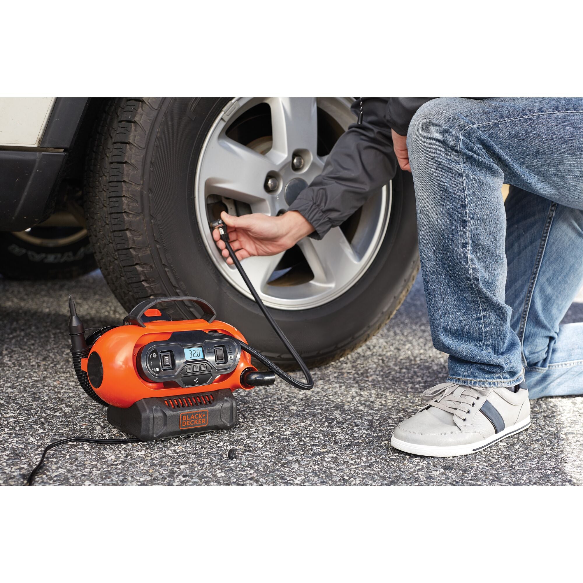 black-decker-20v-max-cordless-tire-inflator-cordless-corded-power-tool-only image 2