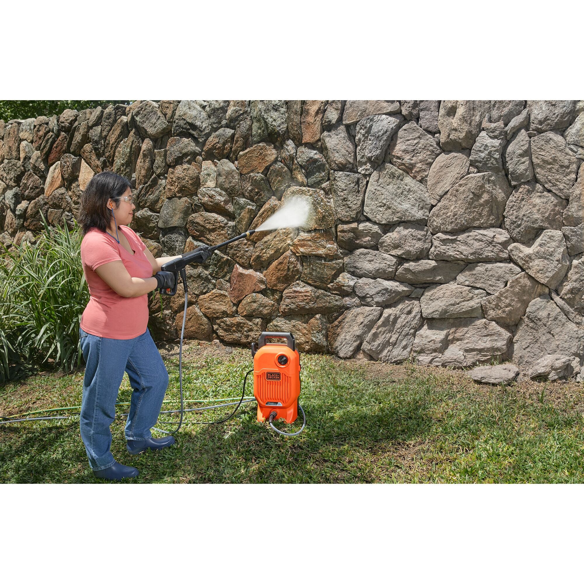 black-decker-1-700-psi-electric-pressure-washer-1-2-gpm image 2