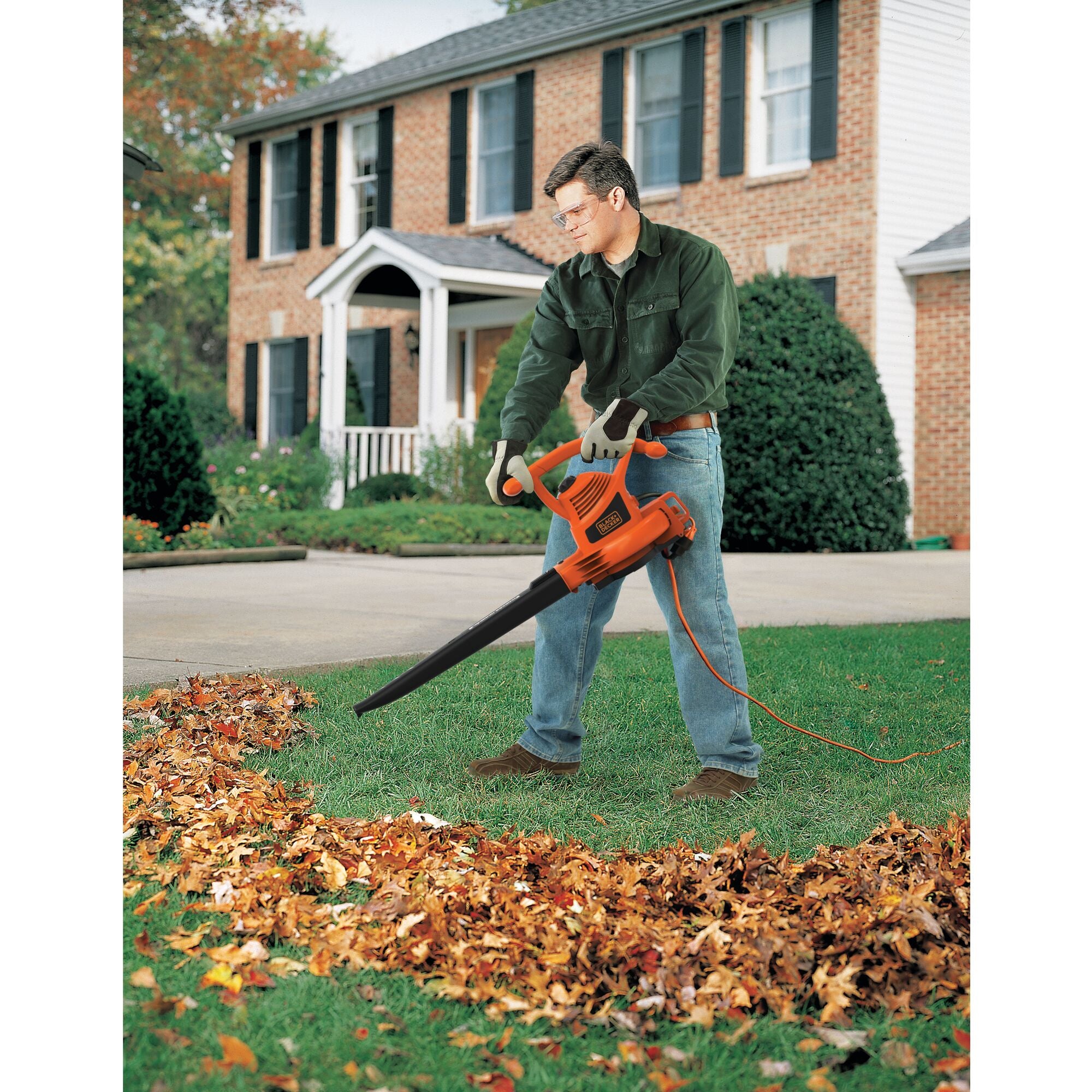 black-decker-12-amp-blower-vacuum-mulcher-210-mph-2-speed image 2