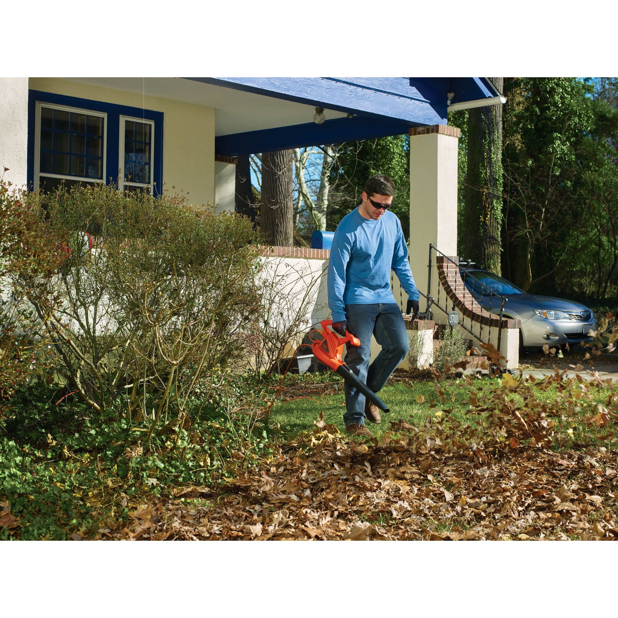 black-decker-lb700-electric-leaf-blower-handheld-7-amp-corded image 2