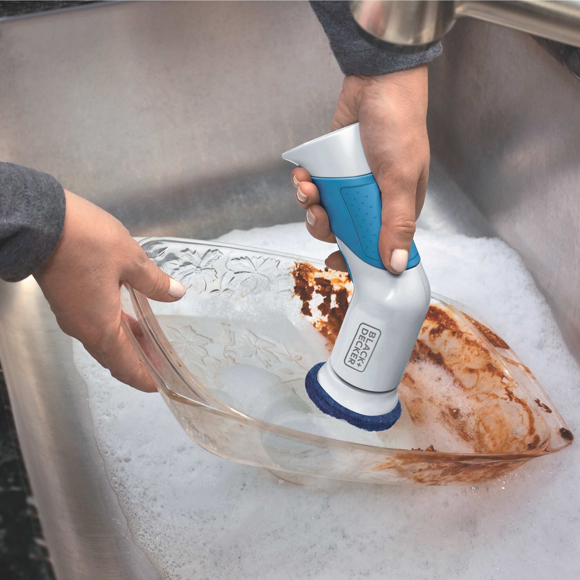 black-decker-power-scrubber-brush-with-batteries-and-heavy-duty-scrub-pads image 2