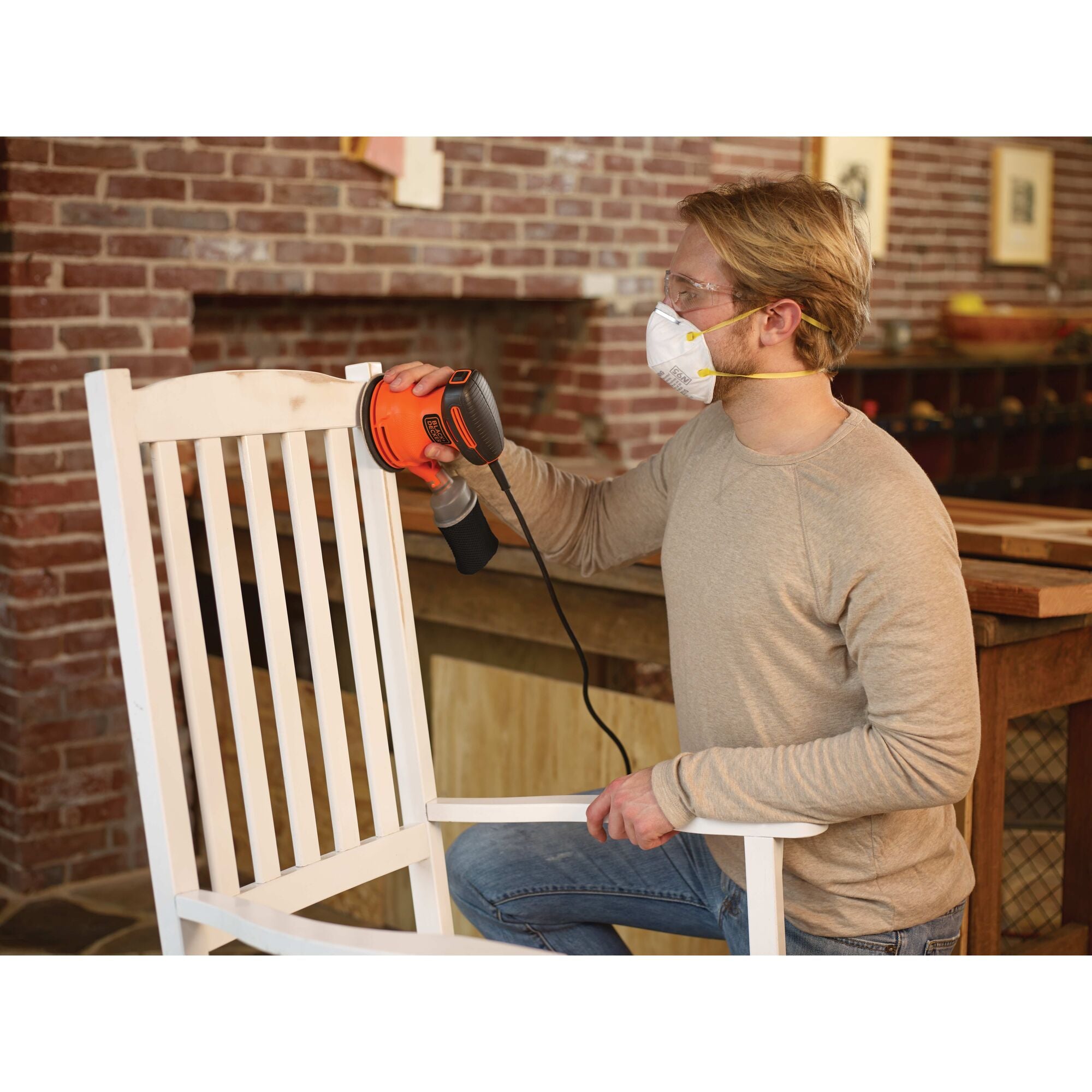 black-decker-random-orbit-sander-5-inch image 2