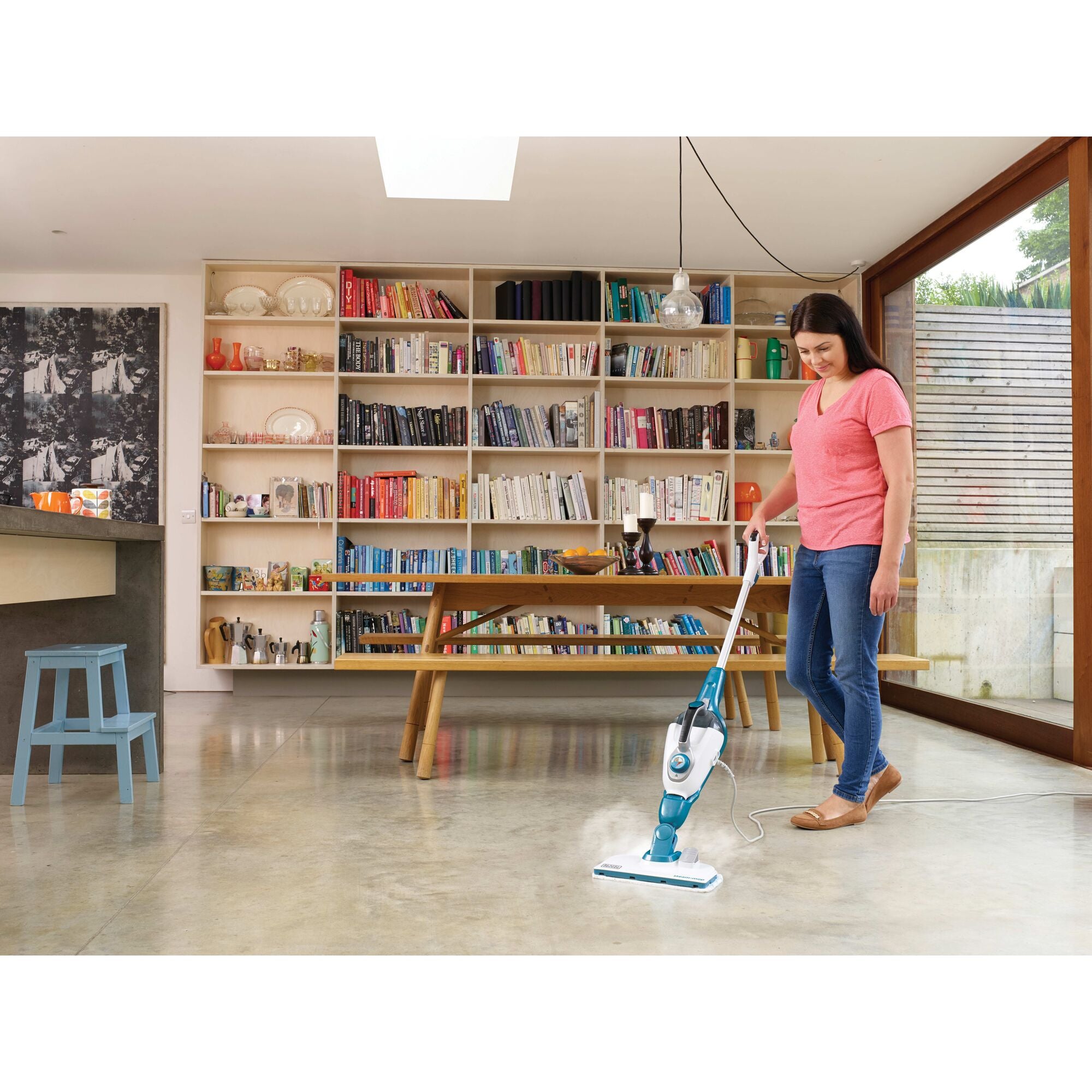 black-decker-2-in-1-steammop-and-portable-steamer-corded image 2